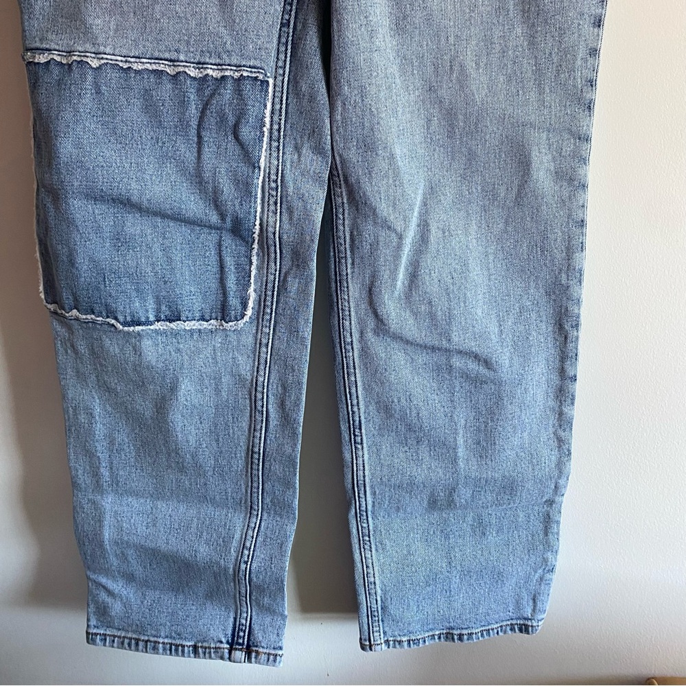 Abercrombie & Fitch | Ultra High Rise Ankle Straight Jean | Size 29 Regular - Picture 5 of 5